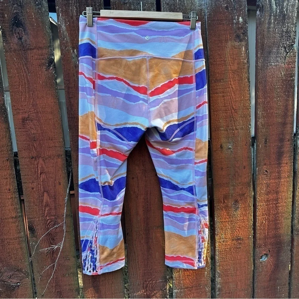 Lululemon True Self Cropped Leggings Bleacher Stripe White Iris Flower Size 10 - Picture 9 of 11